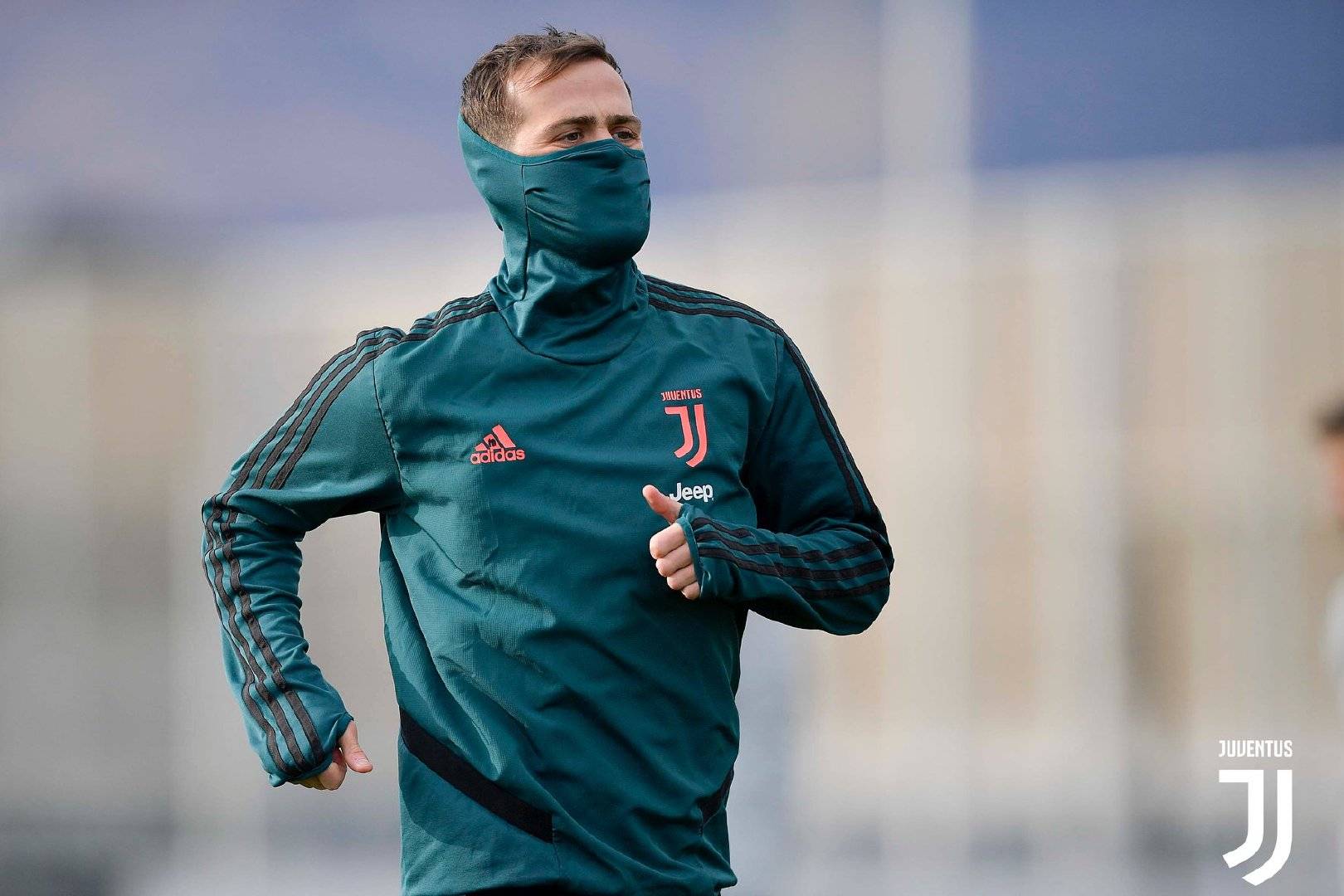 lol补丁下载-包含布鲁克林篮网发布备战花絮，转会期回应争议，意甲任务艰巨，数据趋势出现新变化的词条