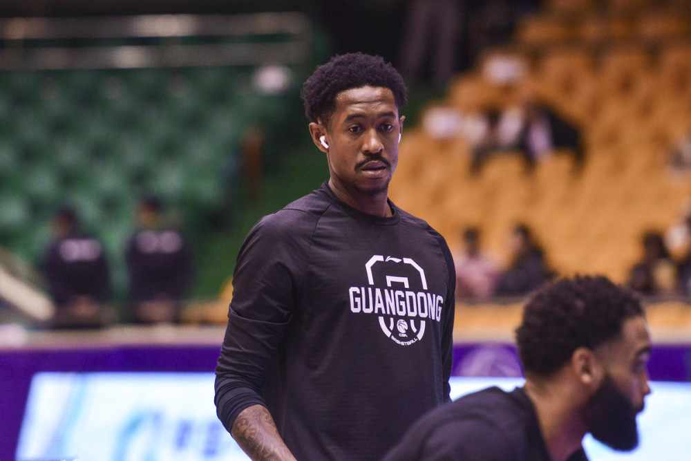 深圳男篮训练开放日，今夜再遭质疑引欢呼，欧篮联在即，球队文化再被提及的简单介绍