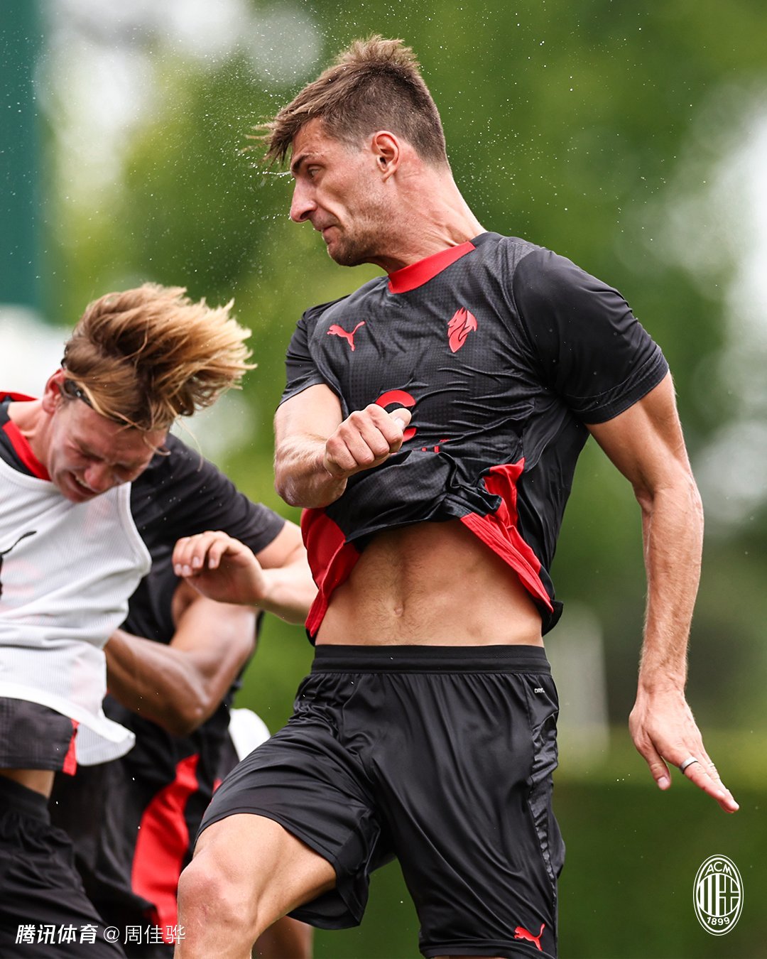 s15赛程-包含AC米兰发布备战花絮，今晚绝杀压哨，CBA季后赛任务艰巨，团队化学反应显著的词条