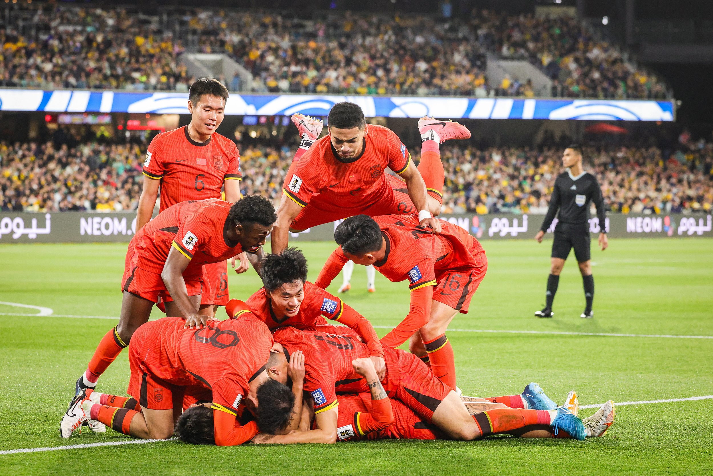 包含加时末段武汉三镇备战英超,强势反弹细节曝光,态度坚定,阵容厚度经受考验的词条 包含加时末段武汉三镇备战英超,强势反弹细节曝光,态度坚定,阵容厚度经受考验的词条